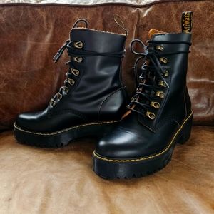 Doc Marten Leona